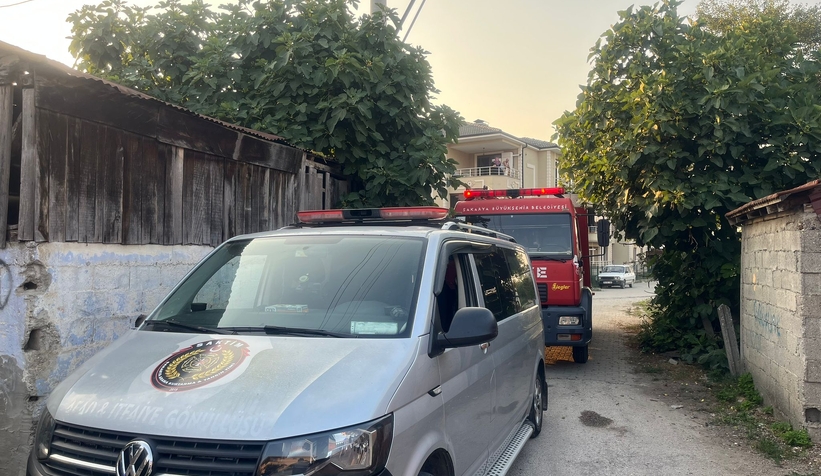 Parmağı sıkışan çocuğun imdadına ekipler yetişti