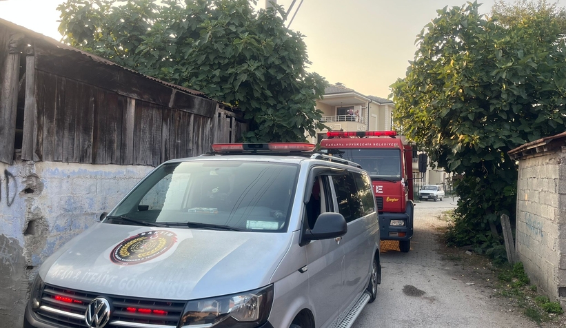 Parmağı sıkışan çocuğun imdadına ekipler yetişti