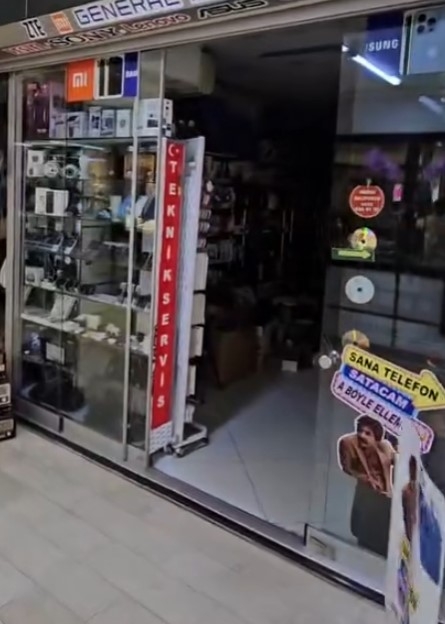 Pasaj esnafının elektrik kesintisi tepkisi