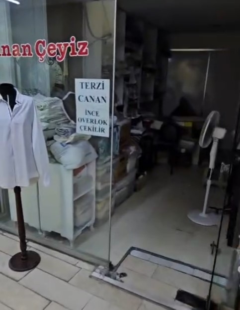 Pasaj esnafının elektrik kesintisi tepkisi