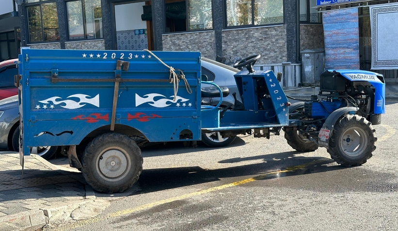 Pat pat ile çarpışan motosikletli yaralandı