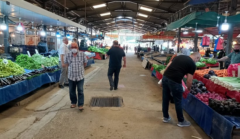 pazar-acildi-vatandas-alis-verisini-yaptiekm3uxbmew