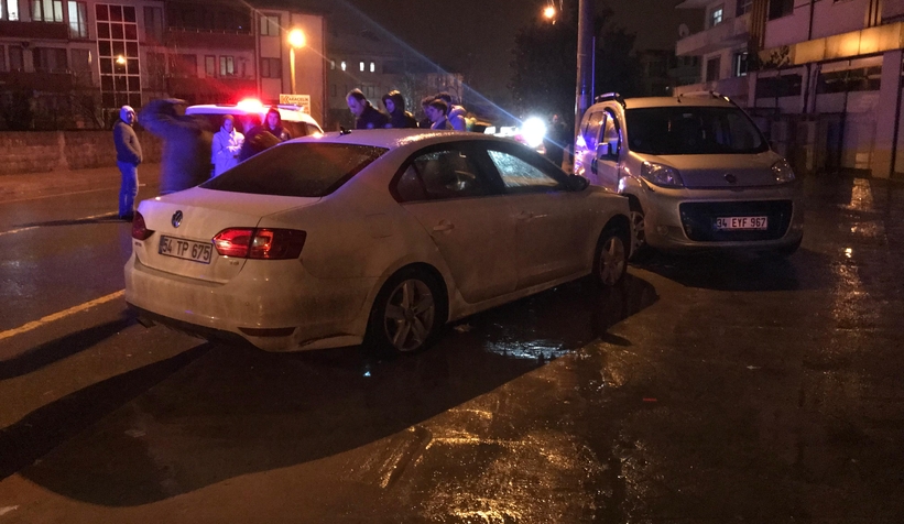 pazarkoy-caddesi-nde-korkutan-kazau1axewovz2
