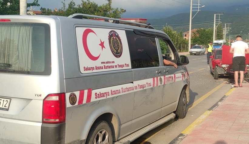 pazarkoy-yolunda-kaza-3-yaralicmkznghorx
