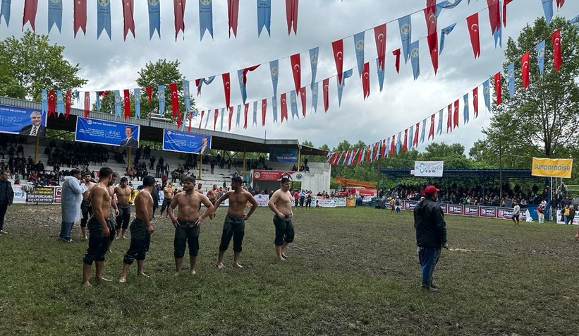 pehlivanlar-akbalik-yagli-guresleri-nde-er-meydanina-ciktiegd6zncxs2
