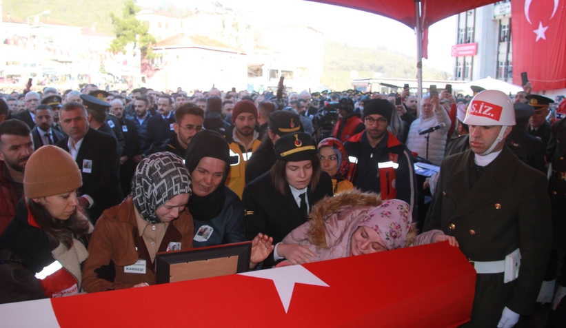 pence-kilit-sehitlerini-binler-ugurladicmq3ennknw