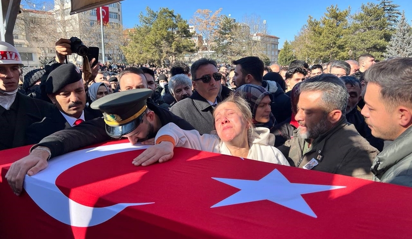 pence-kilit-sehitlerini-binler-ugurladicmq3ennknw