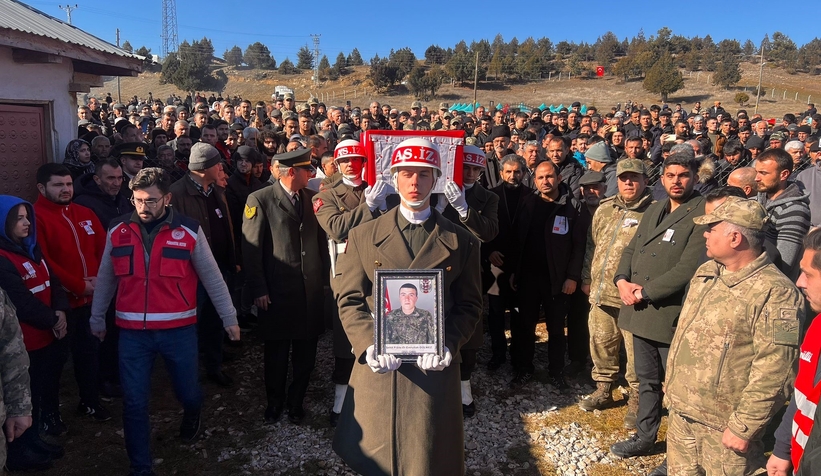 pence-kilit-sehitlerini-binler-ugurladicmq3ennknw