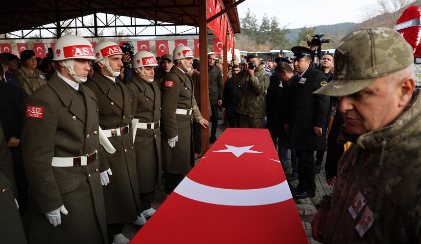 pence-kilit-sehitlerini-binler-ugurladicmq3ennknw
