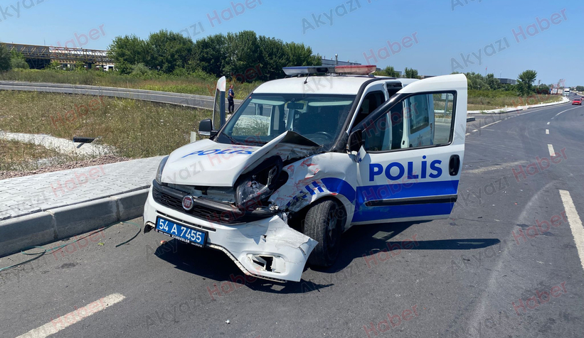Polis aracı kaza yaptı