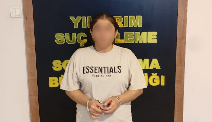 polis-bilet-alip-yolcu-gibi-otobuse-bindi-kadin-hirsizi-yakaladiatzmv2lqsh