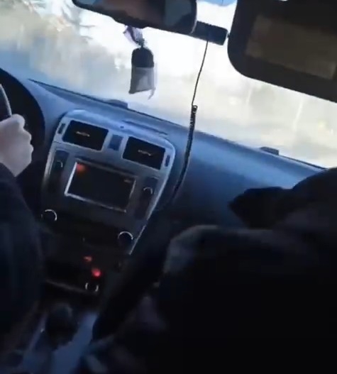 Polis ekipleri göçmen kaçakçısı ve kaçakları böyle yakaladı