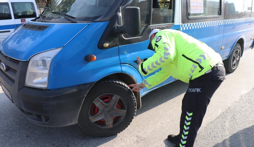 Polis ekipleri kış lastiği denetiminde