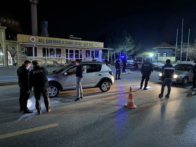 Polis kampüs bölgesinde denetim