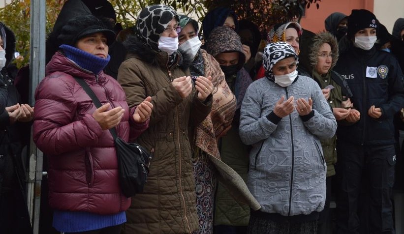 Polis memuruna hüzünlü tören