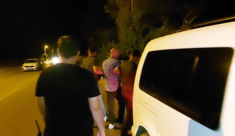polis-onunu-kesti-calinti-aracla-kacis-akyazida-sona-erdieglsru1ey1
