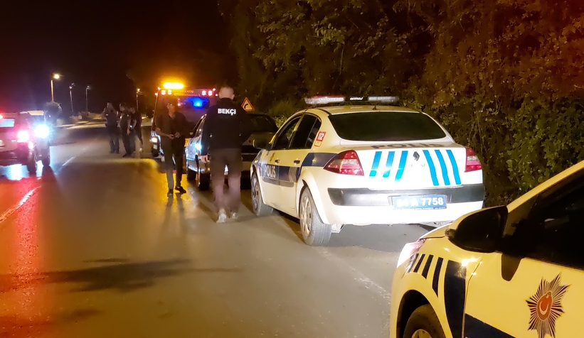 polis-onunu-kesti-calinti-aracla-kacis-akyazida-sona-erdieglsru1ey1