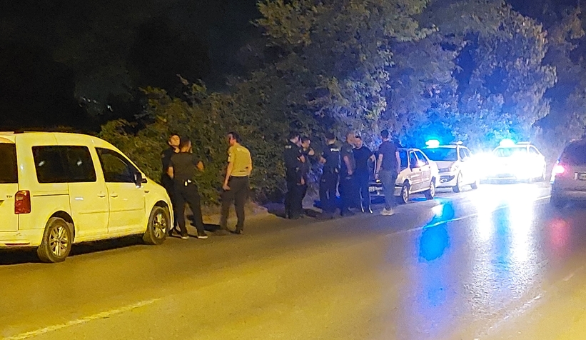 polis-onunu-kesti-calinti-aracla-kacis-akyazida-sona-erdieglsru1ey1