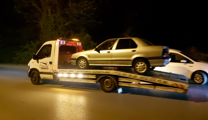 polis-onunu-kesti-calinti-aracla-kacis-akyazida-sona-erdieglsru1ey1