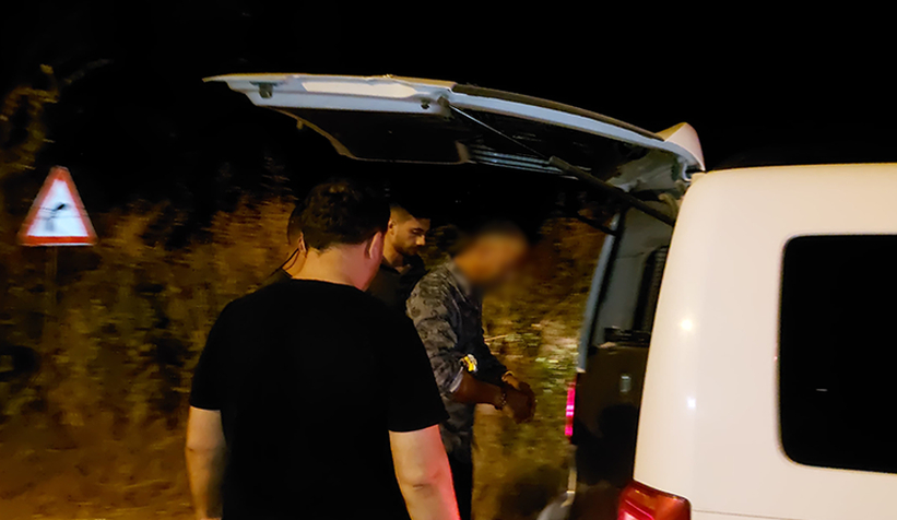 polis-onunu-kesti-calinti-aracla-kacis-akyazida-sona-erdieglsru1ey1
