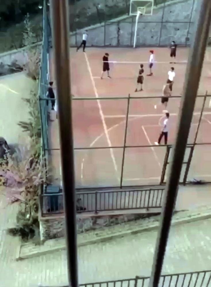 polis-sirenini-duyunca-boyle-kactilarmlblr05ltc