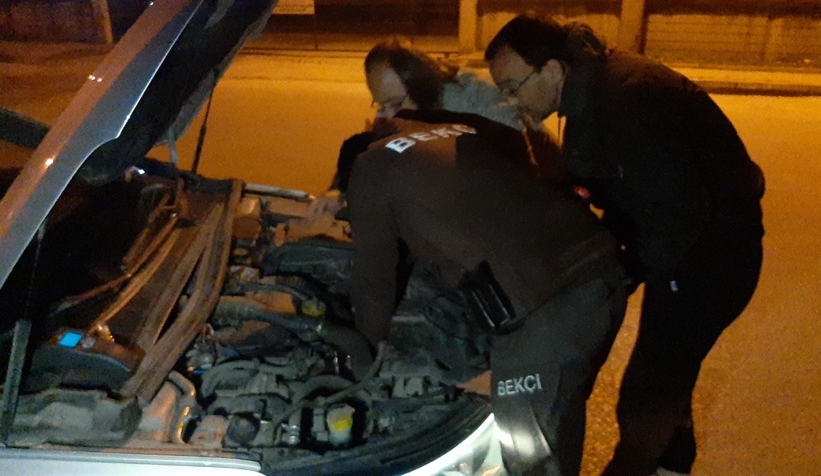 polis-ve-bekci-yavru-kediler-icin-seferber-olduy3f4q25wzd