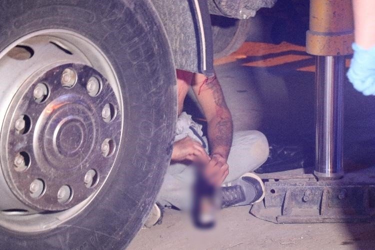 Polislere ve babasına zor anlar yaşattı