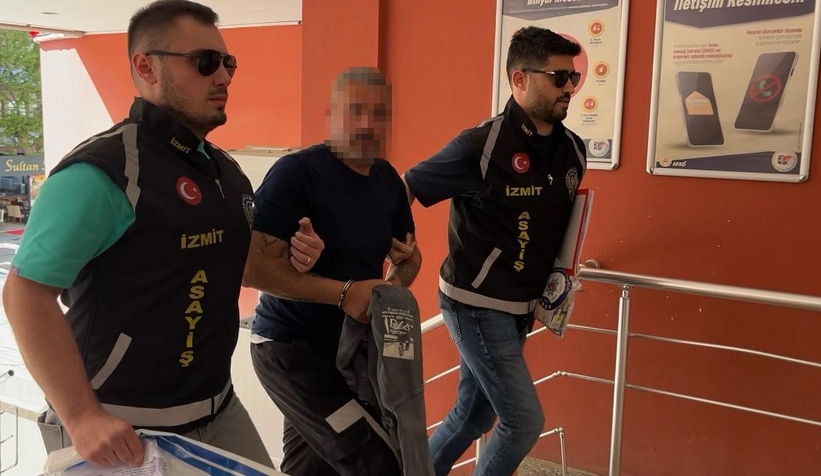 pompali-tufekle-ates-ettigi-dukkanin-bir-gun-once-tasla-camini-kirmistxm4tmcxs1