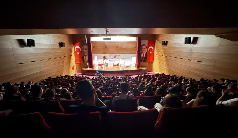 postaci-tiyatro-oyunu-serdivanlilarla-bulustutlvwudy3ad
