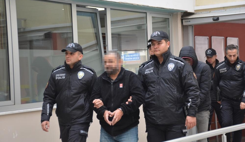 Prefabrik ev dolandırıcıları adliyeye sevk edildi