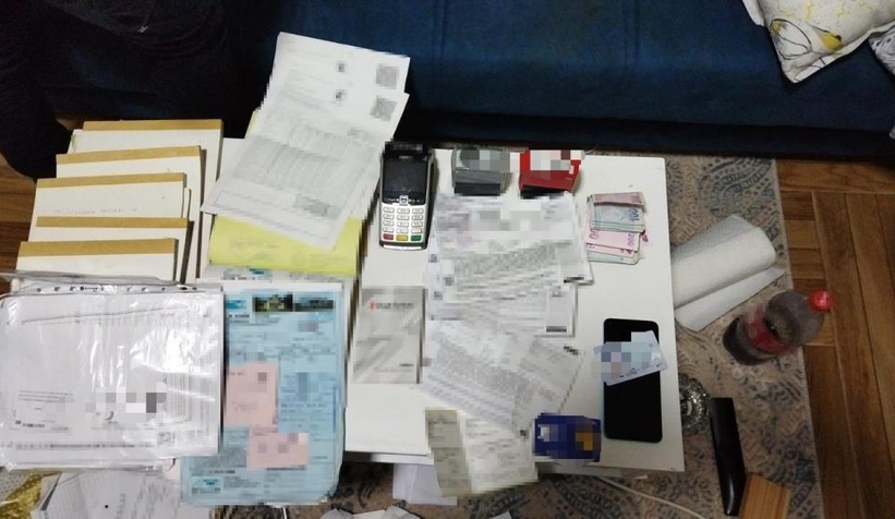 Prefabrik ev dolandırıcıları adliyeye sevk edildi