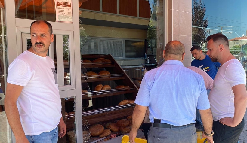 PTT'nin motosikletini çaldı kaçarken fırına girdi