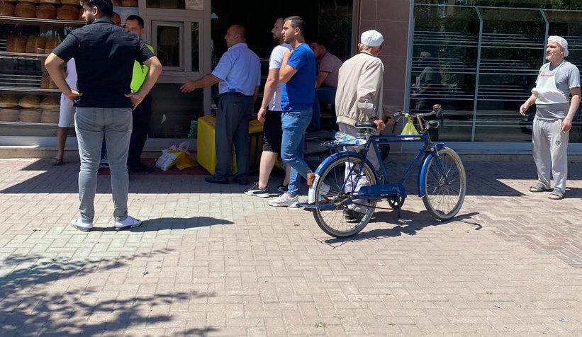 PTT'nin motosikletini çaldı kaçarken fırına girdi