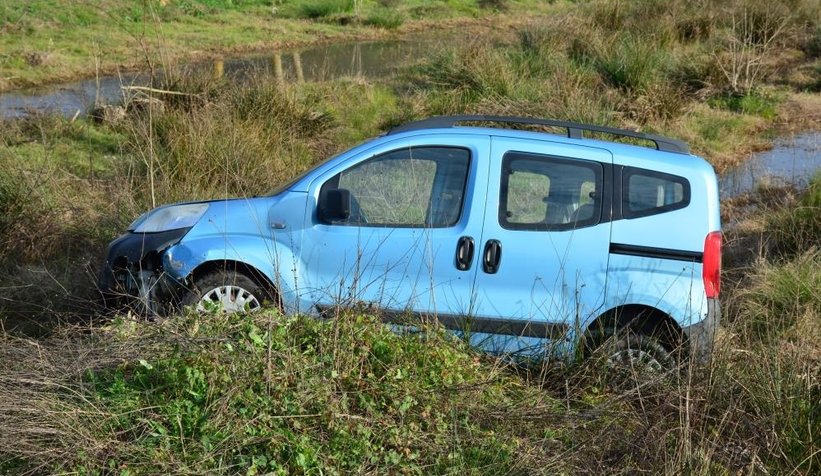 Radyoyu açmak isterken canından oluyordu