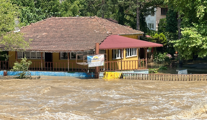 Rafting tesisleri sulara gömüldü