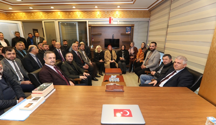 Rahmi Şengül'den MHP İlçe Teşkilatı'na ziyaret