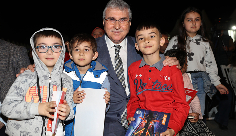 ramazan-etkinliklerine-ugur-isilak-konuk-olduwfrbtlnjzw