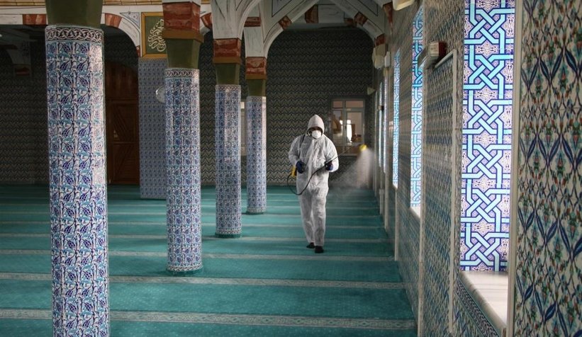 Ramazan öncesi camiler dezenfekte ediliyor