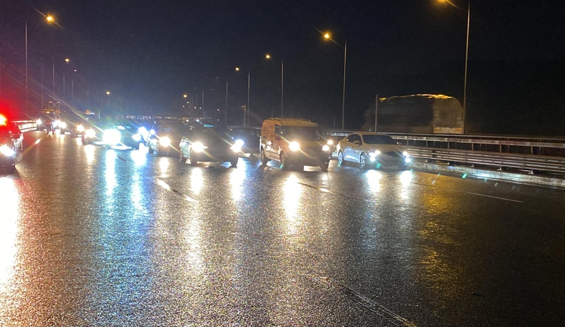 Rehine krizi sebebiyle kapanan otoyol 3 saat sonra açıldı