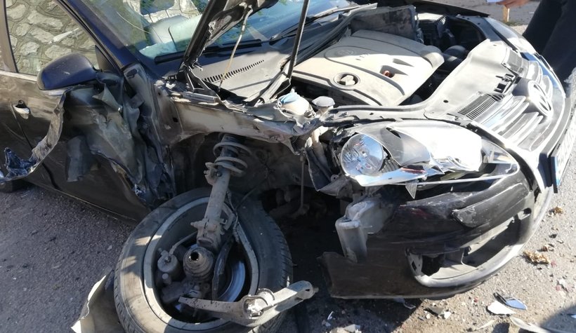 Reşadiye'de kaza araçlar hurdaya döndü