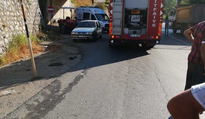 Reşadiye'de kaza araçlar hurdaya döndü