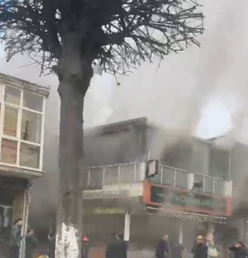 restoranda-yangin-bir-ve-ikinci-katta-hasar-olusturfztmgletv