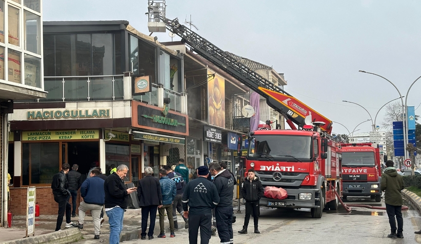 restoranda-yangin-bir-ve-ikinci-katta-hasar-olusturfztmgletv