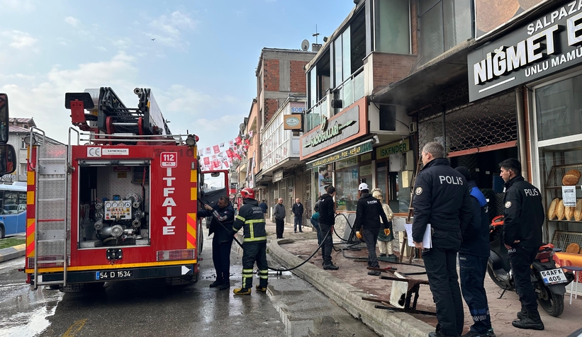 restoranda-yangin-bir-ve-ikinci-katta-hasar-olusturfztmgletv