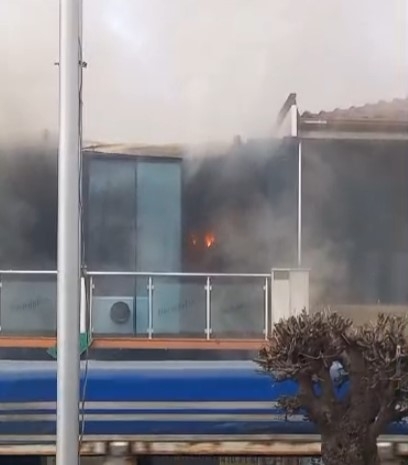 restoranda-yangin-bir-ve-ikinci-katta-hasar-olusturfztmgletv
