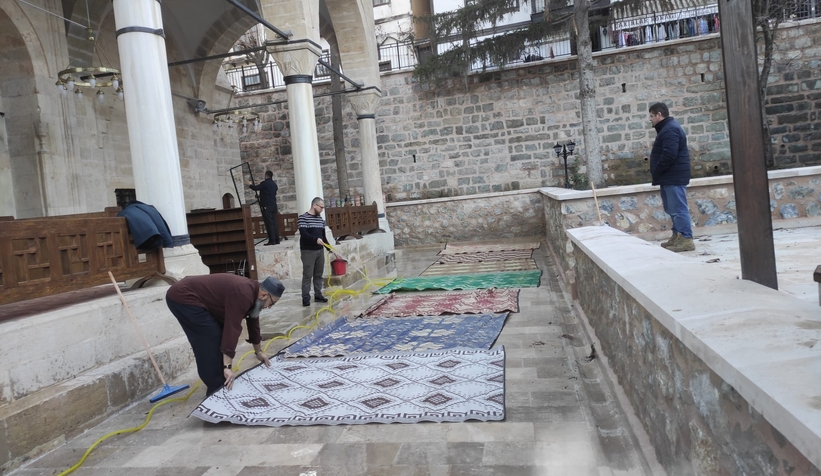 restore-edilen-yunus-pasa-camii-ibadete-aciliyorbmk4l3ltov
