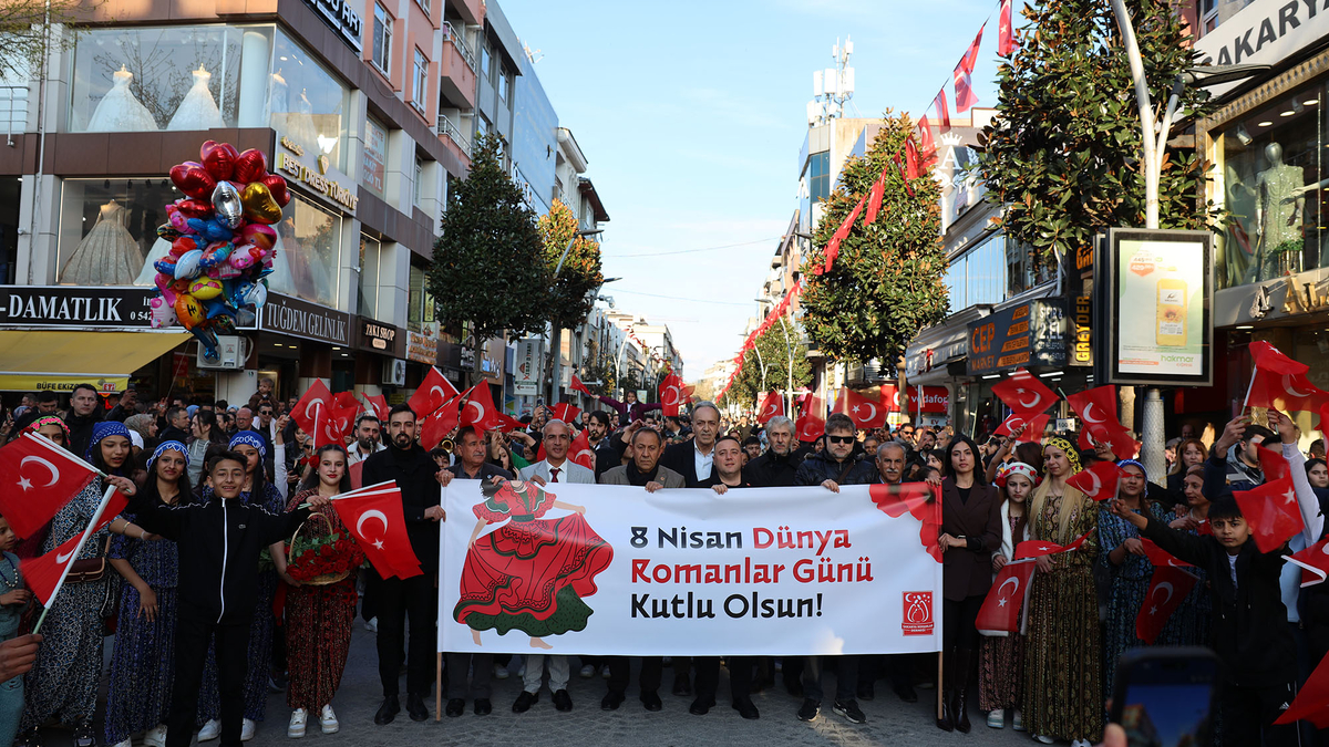 Roman Kültürü Şenliği Sakarya’da rengarenk bir şölene dönüştü