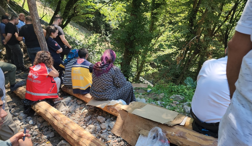 Ruhsatsız maden ocağında göçük: 1 işçi göçük altında