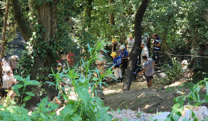 Ruhsatsız maden ocağında göçük: 1 işçi göçük altında