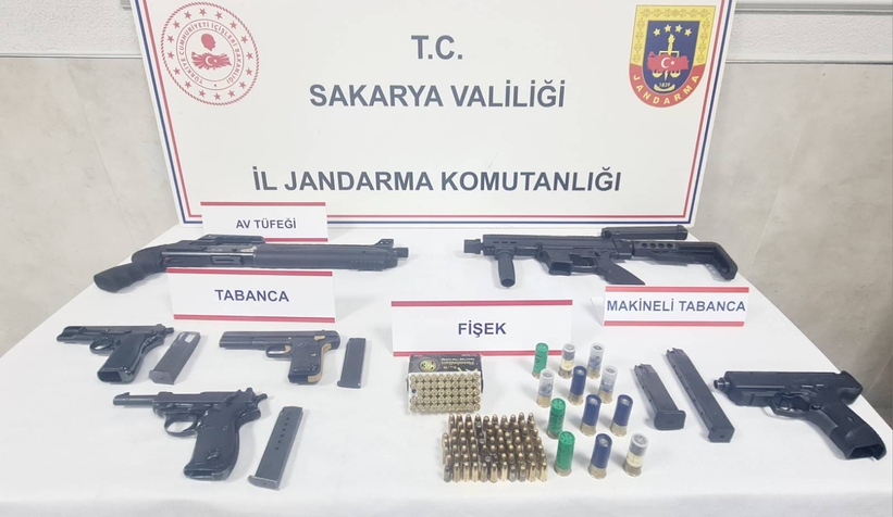 ruhsatsiz-silahlarla-yakalandilarukfhmtu0uw